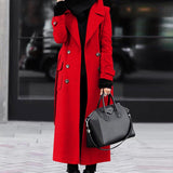 Lang damefrakke – Uld – Tætsiddende snit – Elegant dobbeltradet