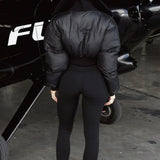 Kort lynlåsfrakke i bomuldsblanding med strikket krave