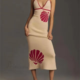 Sexet midikjole med mesh-stropper, åben ryg og V-hals