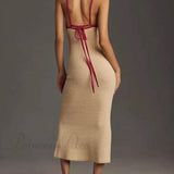 Sexet midikjole med mesh-stropper, åben ryg og V-hals