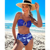 Todelt sæt med snørebånd og V-formede flæser