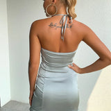 Rygløs, dyb udskæring, figursyet aftenkjole