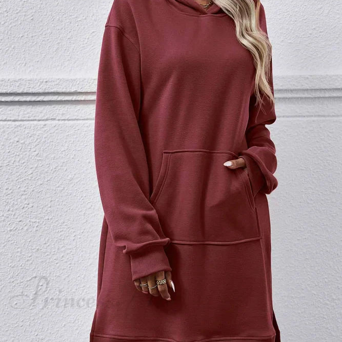 Midikjole med hætte, slids og lomme