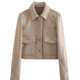 Kort damejakke – Uld – Tætsiddende snit – Knaplukning foran – Utility-stil