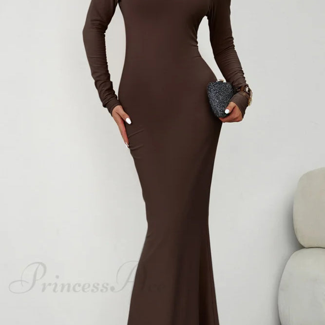 Havfruekjole med skulderlukning