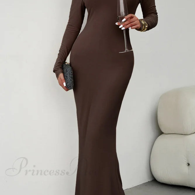 Havfruekjole med skulderlukning