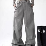 Cargobukser med vide ben og faldskærmsform