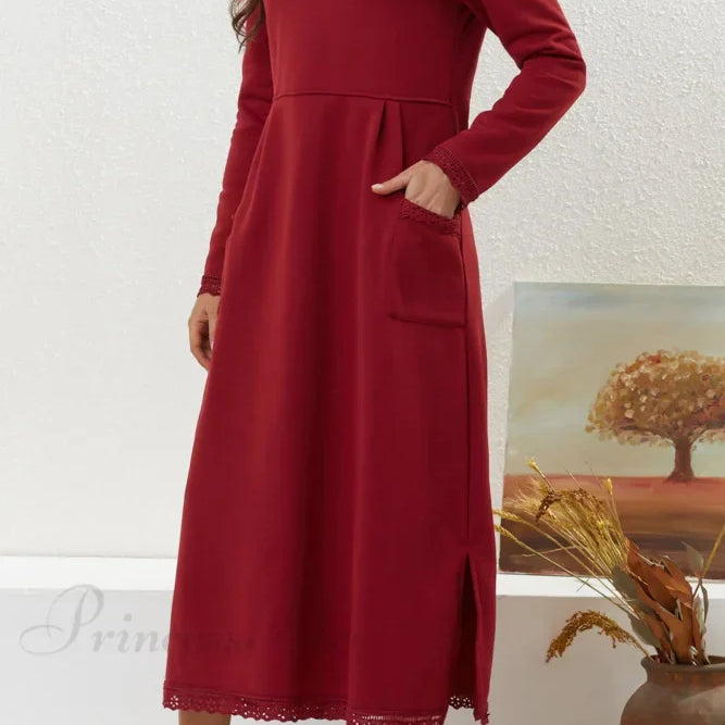 Kjole med blondekant og lommer