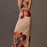 Elegant, tætsiddende midikjole med en sexet, trykt tubetop