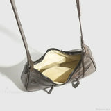 Skuldertaske i PU-læder med retro bælte