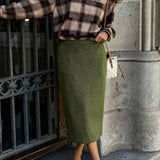 Retro lige nederdel i grønt ruskind