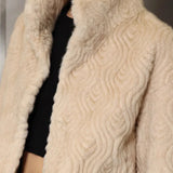 Tyk imiteret pelsfrakke med ribbet rullekrave