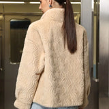 Tyk imiteret pelsfrakke med ribbet rullekrave