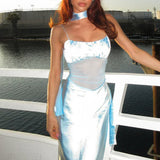 Bodycon maxikjole i satin med stropper og blondepaneler