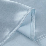 Bodycon maxikjole i satin med stropper og blondepaneler