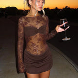 Sexet, gennemsigtig blondekjole med lange ærmer og bodycon-print