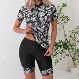 Todelt kortærmet bikinisæt med UV-beskyttelse