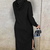 Kjole med hætte og slids