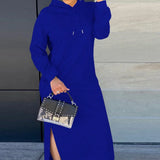 Kjole med hætte og slids