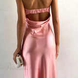 Stropløs kjole i ensfarvet satin