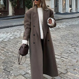 Ensfarvet uldfrakke med revers og lange ærmer