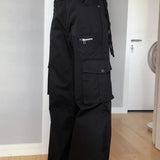 Højtaljede cargobukser med lige ben og flere lommer