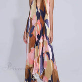 Elegant plisseret midikjole med halterneck og åbne stropper bagpå, charmerende og elegant