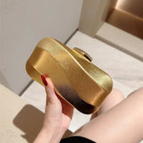 Tekstureret firkantet aftenclutch til bryllup