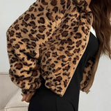 Kort, tyk, luftig leopardprintet frakke