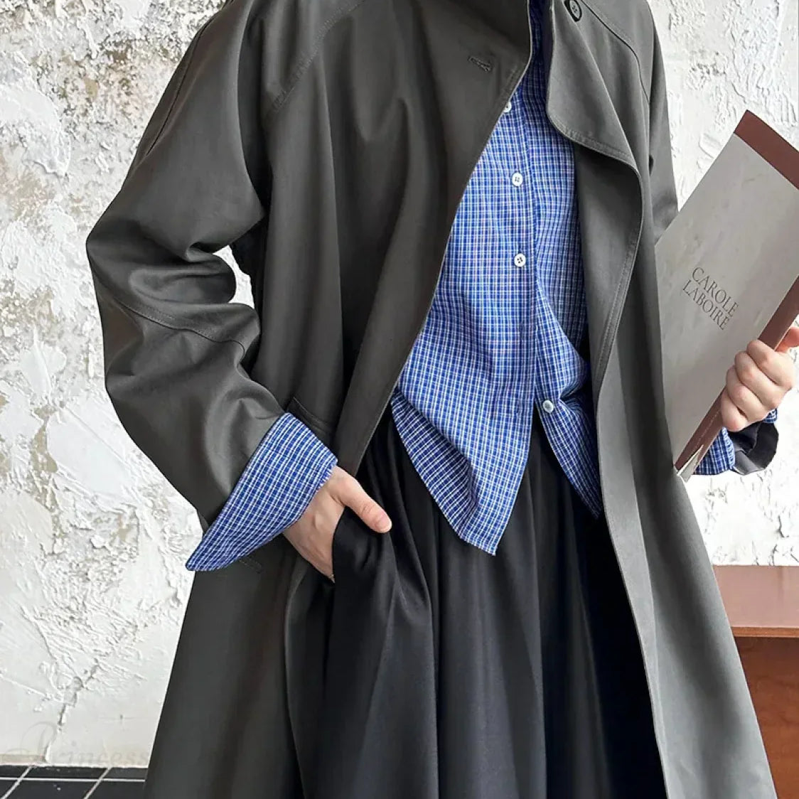 Trenchcoat med brede revers, løstsiddende overfrakke