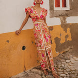 Todelt sæt med en nederdel med retroprint og V-hals