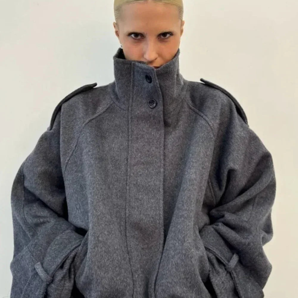 Vintage kort uldfrakke med opretstående krave og knapper