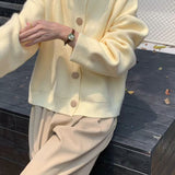 Komfortabel cardigan med knapper til kvinder - Elegant og alsidig